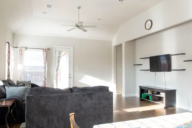 $2,500 | 3109 Prentiss Lane, Leander, TX 78641