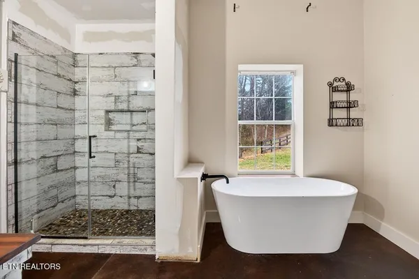 $689,900 | 1423 Moodyville Loop, Byrdstown, TN 38549