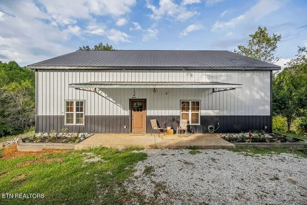 $689,900 | 1423 Moodyville Loop, Byrdstown, TN 38549