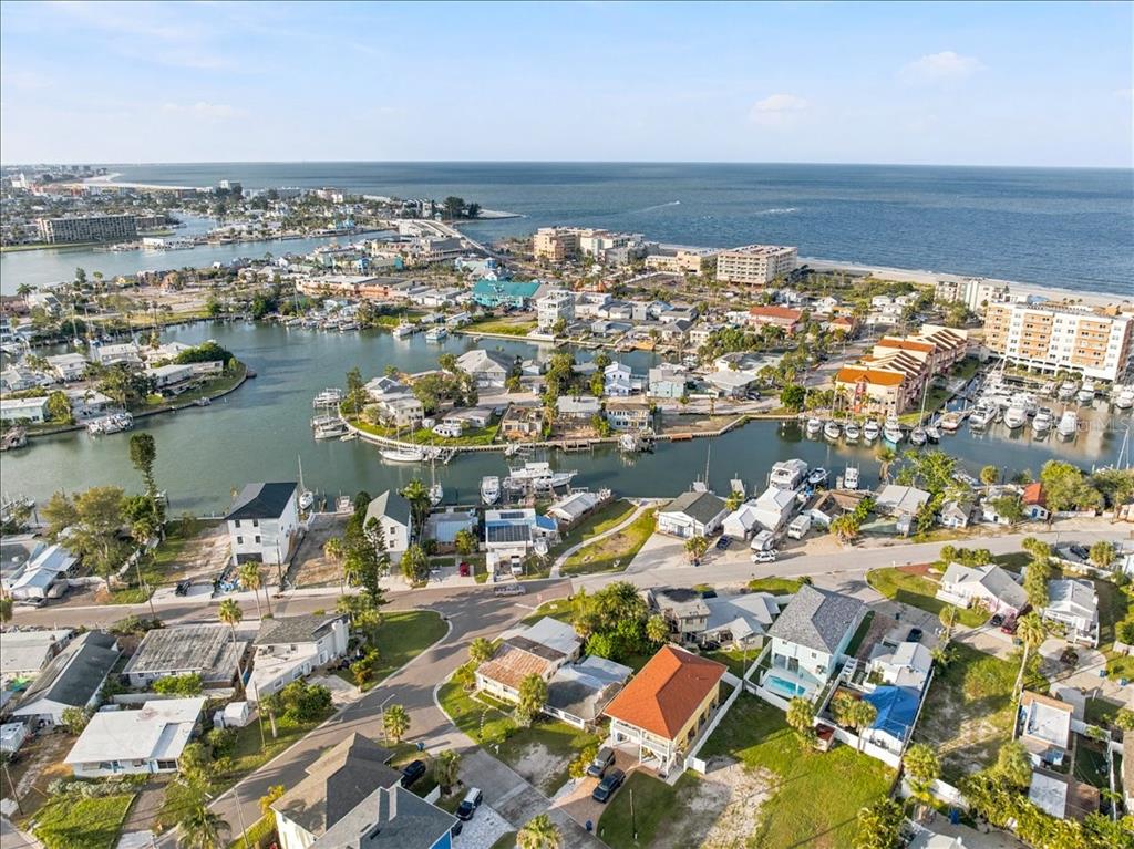13104 4th Street East Madeira Beach, FL 33708 - Photo 10 of 29