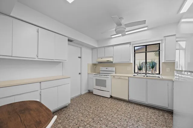 $289,000 | 2 Ridge Pointe Drive, Unit A, Boynton Beach, FL 33435