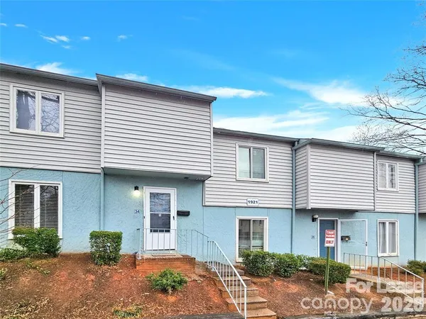 $1,900 | 1921 Mereview Court, Unit 34, Charlotte, NC 28210