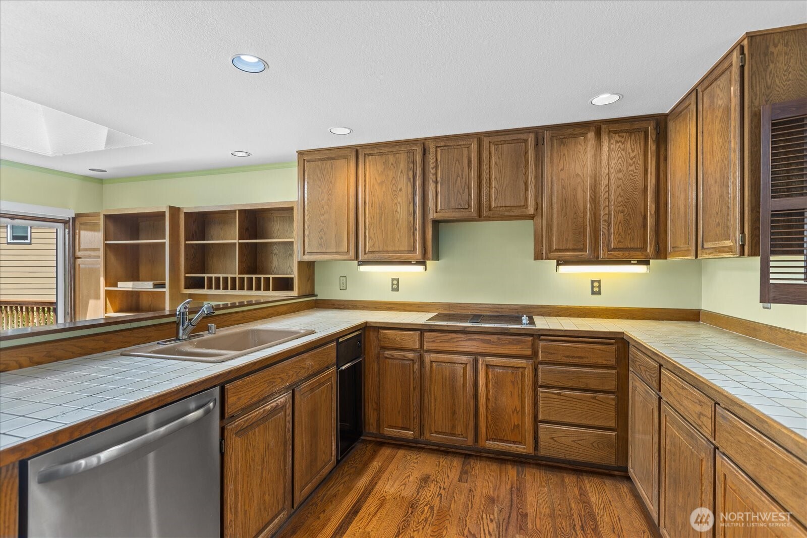 809 Spruce Place Edmonds, WA 98020 - Photo 10 of 40