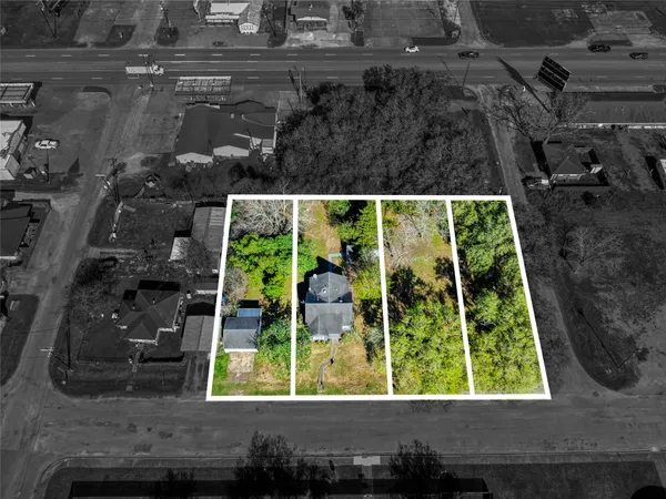 an aerial view of a tennis court