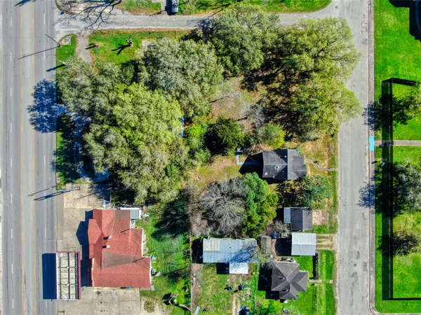 $140,000 | 209 Avenue H, Van Vleck, TX 77482