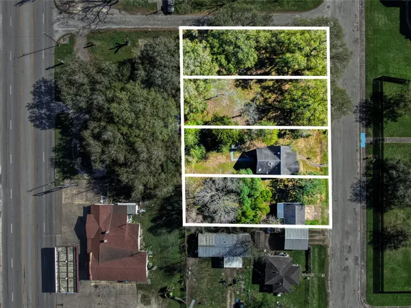 $140,000 | 209 Avenue H, Van Vleck, TX 77482