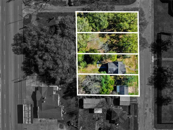 $140,000 | 209 Avenue H, Van Vleck, TX 77482