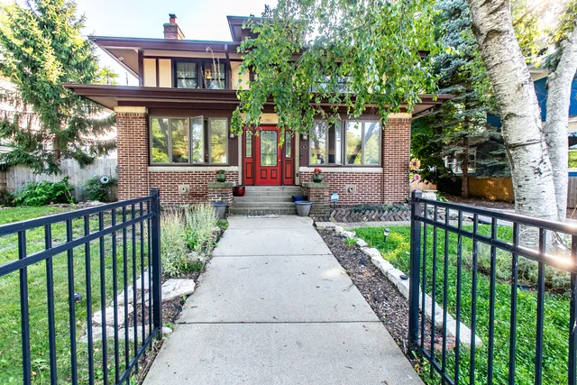 $325,000 | 2915 Washington Avenue, Racine, WI 53405