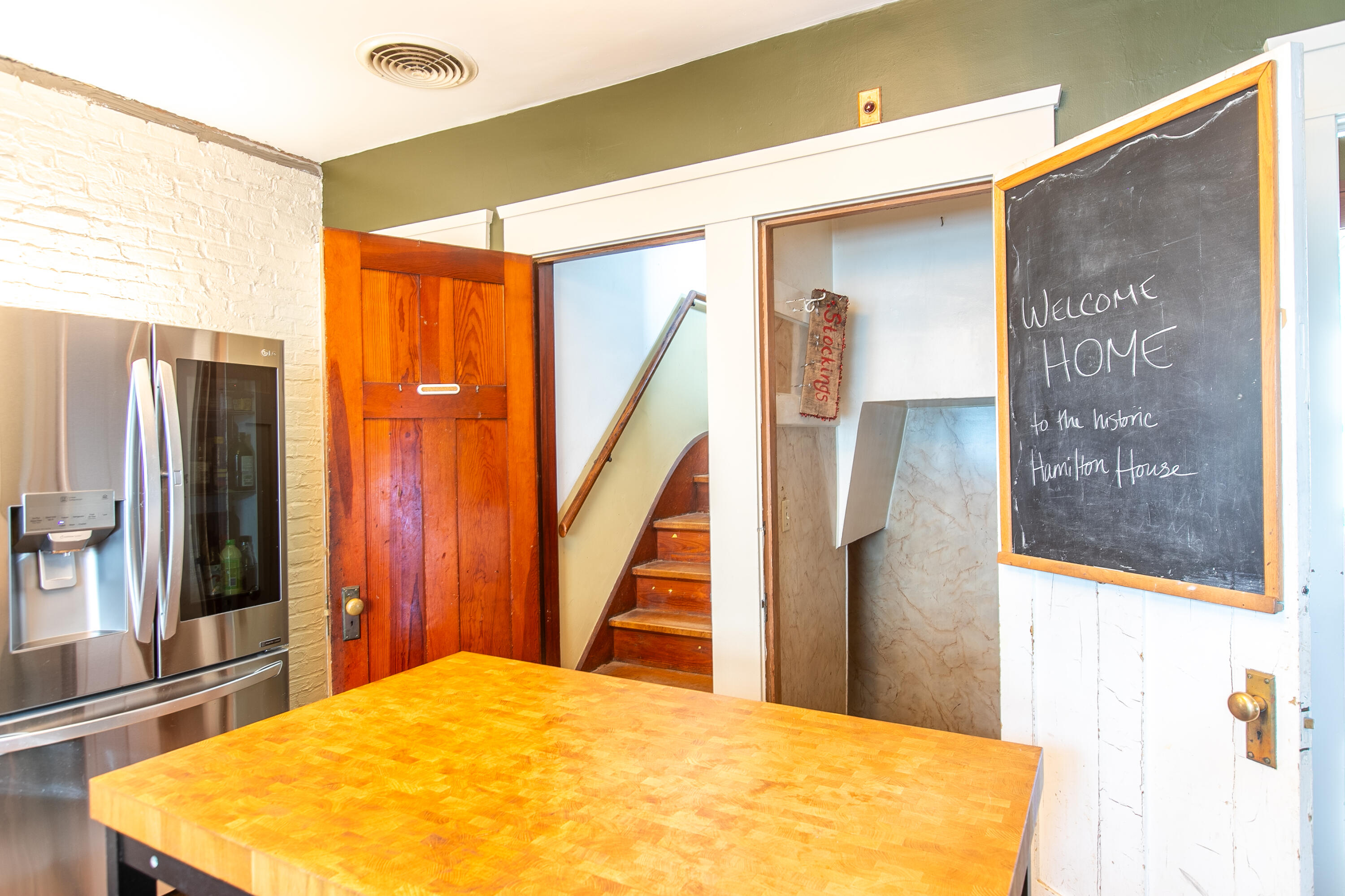 2915 Washington Avenue Racine, WI 53405 - Photo 12 of 29 Private entrance to kitchen away from main staircase!