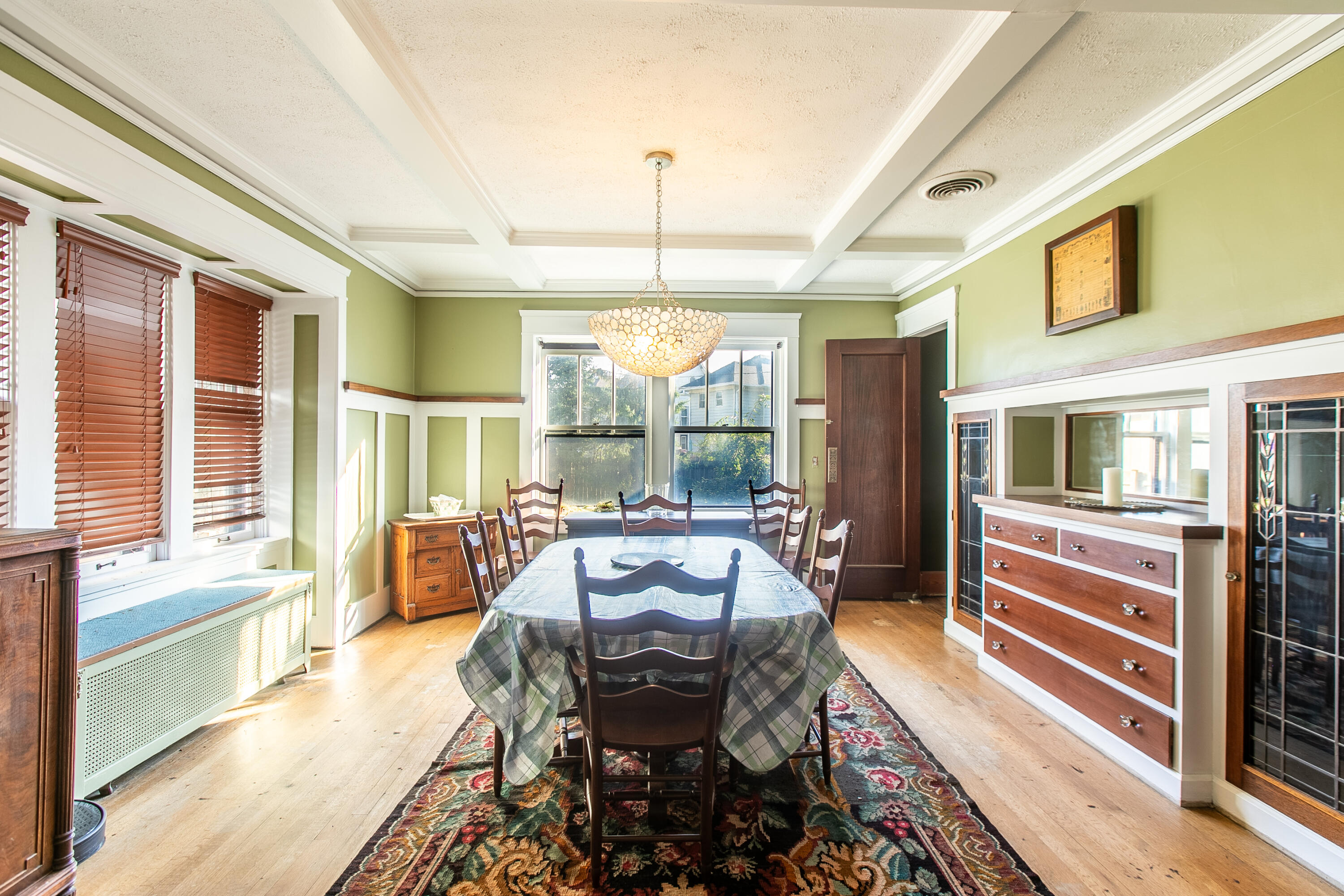2915 Washington Avenue Racine, WI 53405 - Photo 3 of 29 Coffered ceiling formal dining room!