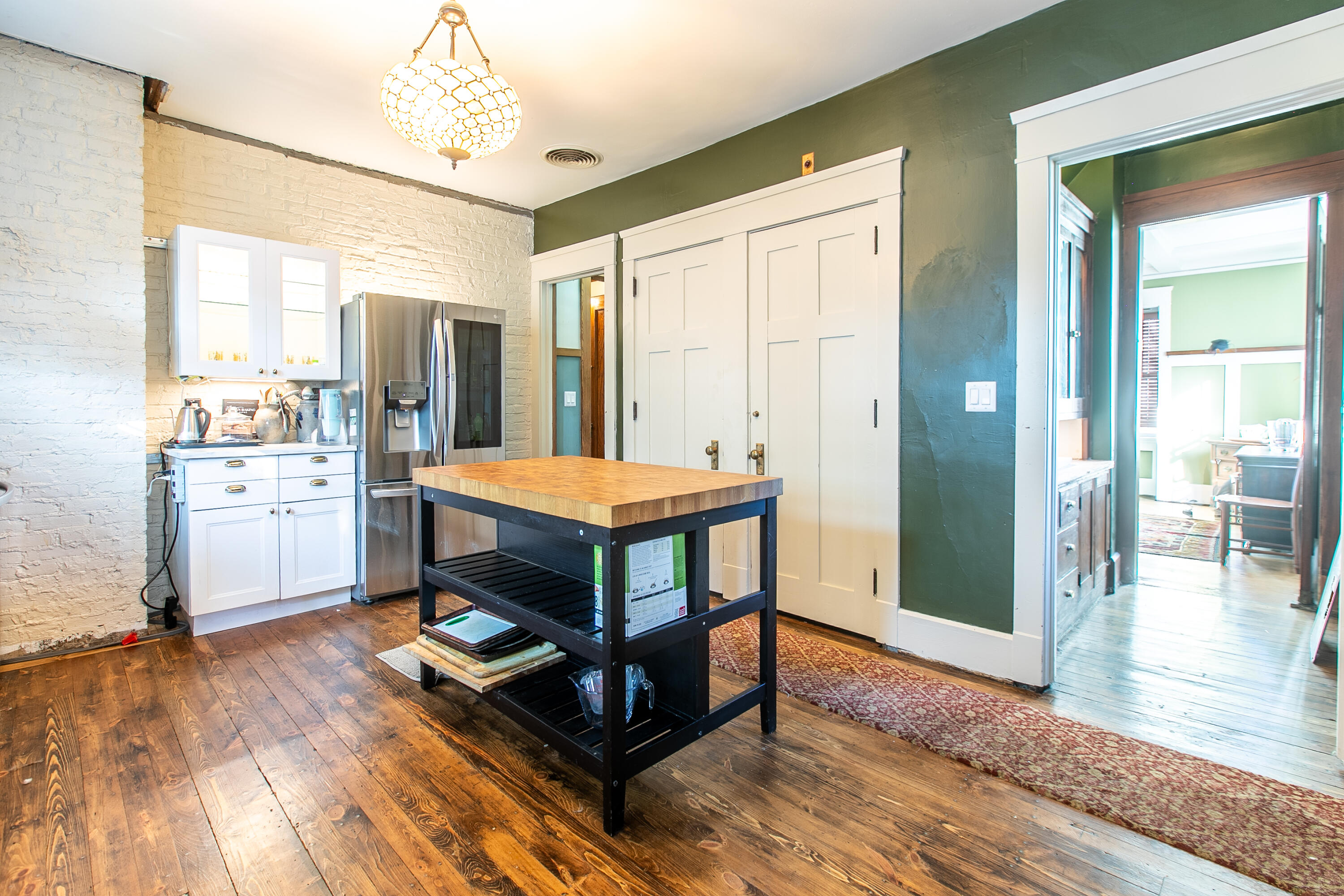 2915 Washington Avenue Racine, WI 53405 - Photo 9 of 29 Moveable island with utility in-floor!