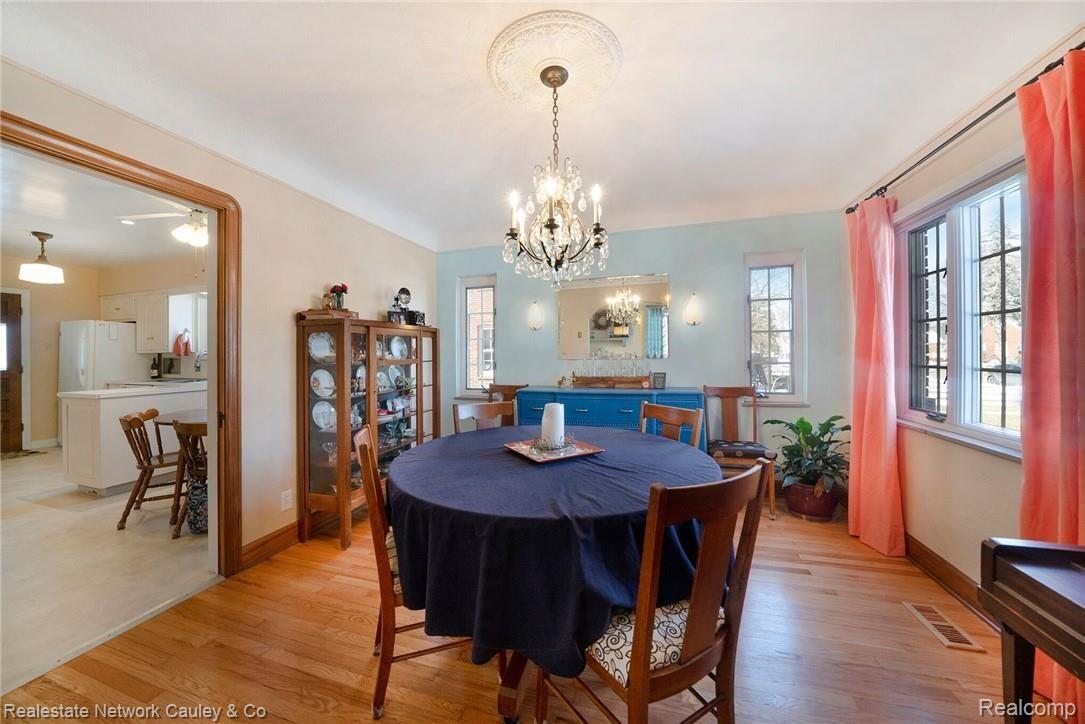 114 Riverside Drive Mount Clemens, MI 48043 - Photo 18 of 42 dining room.jpg