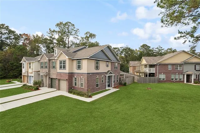 $249,900 | 263 Snowy Egret Court, Unit D, Madisonville, LA 70447
