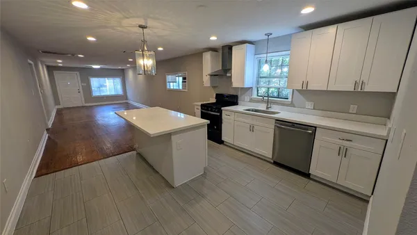 $2,395 | 710 West 23rd Street, Houston, TX 77008