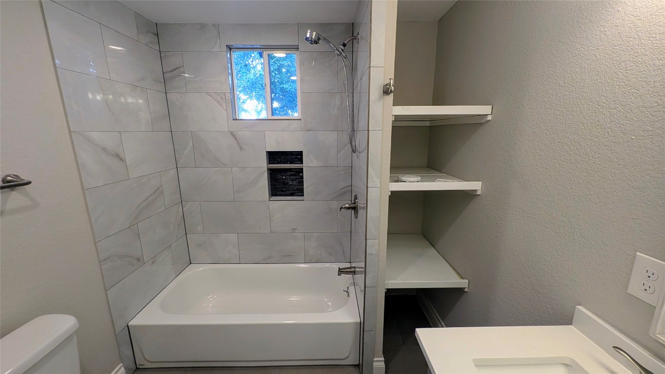 710 West 23rd Street Houston, TX 77008 - Photo 22 of 25