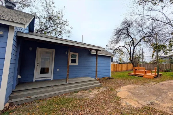 $2,395 | 710 West 23rd Street, Houston, TX 77008
