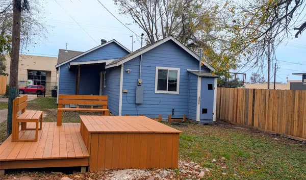 $2,395 | 710 West 23rd Street, Houston, TX 77008