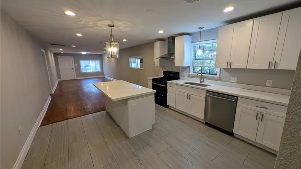 $2,395 | 710 West 23rd Street, Houston, TX 77008