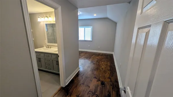 $2,395 | 710 West 23rd Street, Houston, TX 77008
