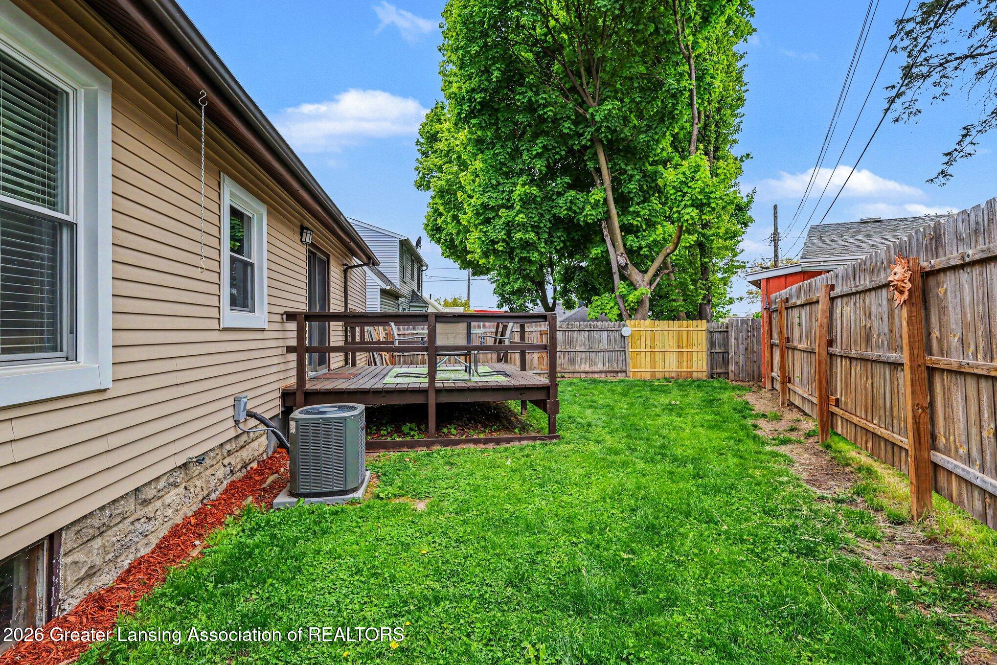 312 West Rockford Road Lansing, MI 48910 - Photo 8 of 26 025_file_7783