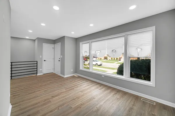 $389,900 | 3629 West 84th Street, Chicago, IL 60652