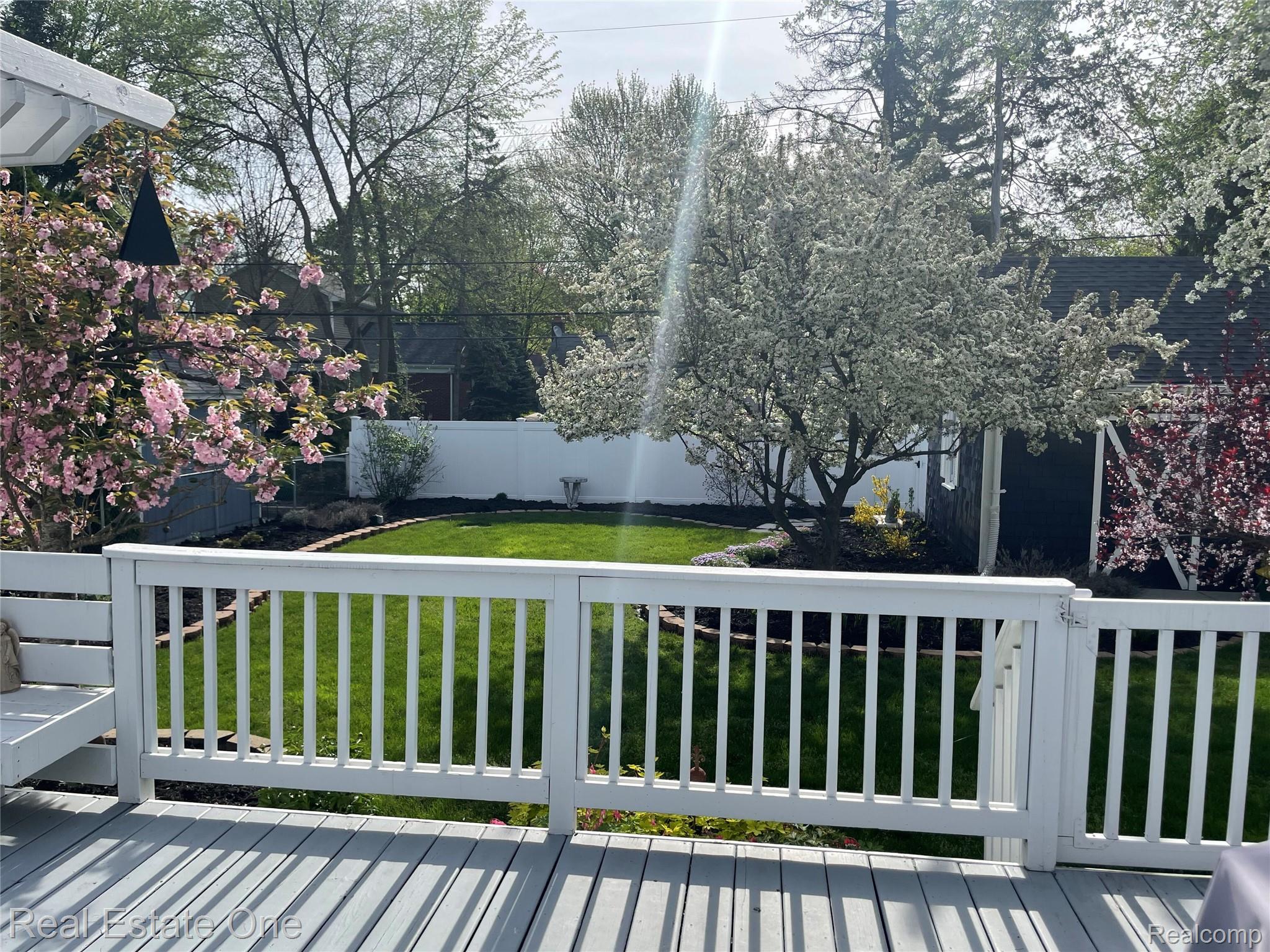 2731 Bamlet Road Royal Oak, MI 48073 - Photo 40 of 58 2731 Bamlet - Deck to Back Yard.jpeg