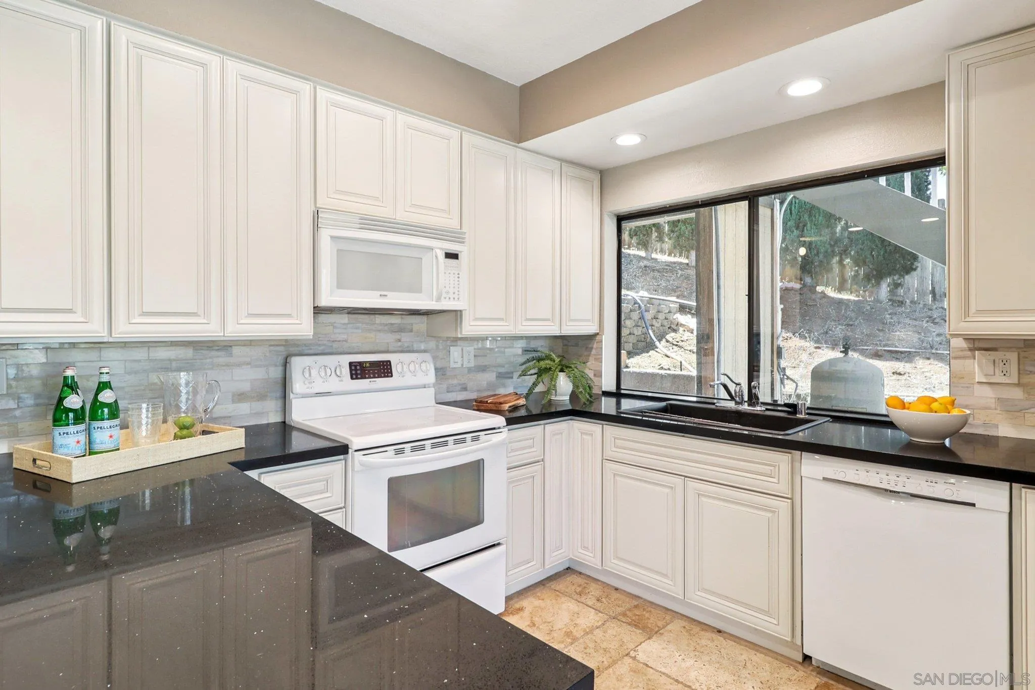 11810 Hi Ridge Road Lakeside, CA 92040 - Photo 23 of 71 Gallery Image 23