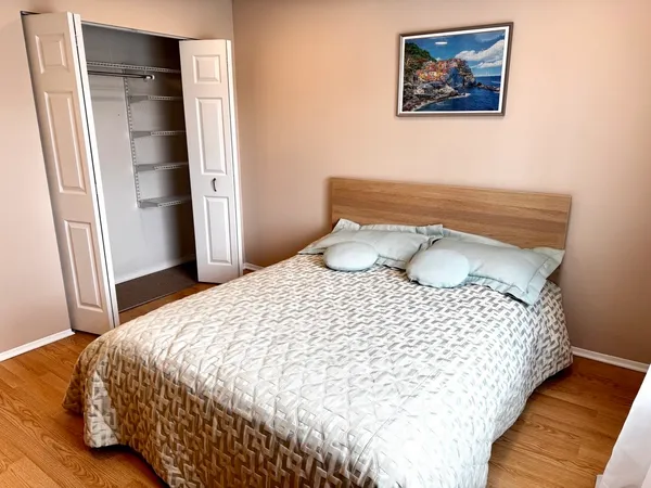 $2,200 | 2215 West Nichols Road, Unit C, Arlington Heights, IL 60004