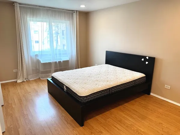 $2,200 | 2215 West Nichols Road, Unit C, Arlington Heights, IL 60004