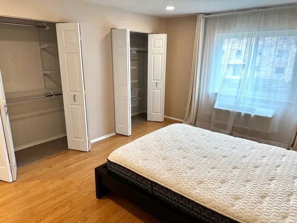 $2,200 | 2215 West Nichols Road, Unit C, Arlington Heights, IL 60004