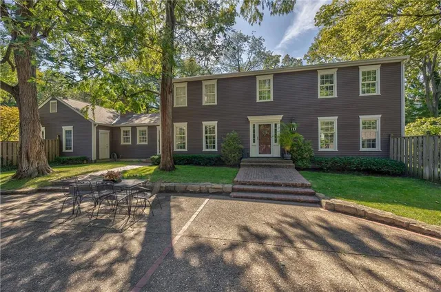 $850,000 | 5524 Mission Road, Fairway, KS 66205