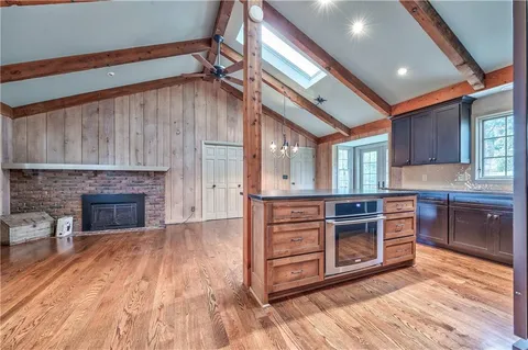 $799,950 | 5524 Mission Road, Fairway, KS 66205