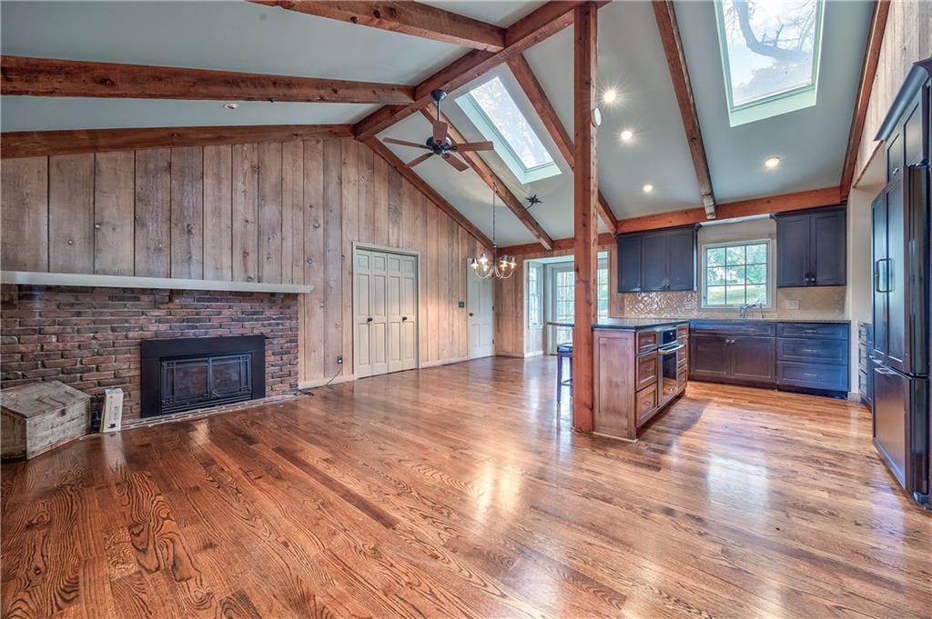 5524 Mission Road Fairway, KS 66205 - Photo 12 of 35