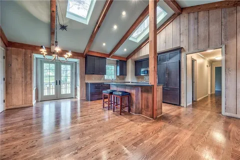 $799,950 | 5524 Mission Road, Fairway, KS 66205