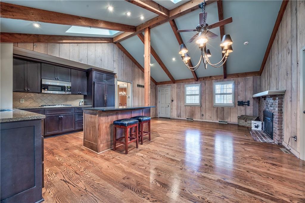 5524 Mission Road Fairway, KS 66205 - Photo 15 of 35