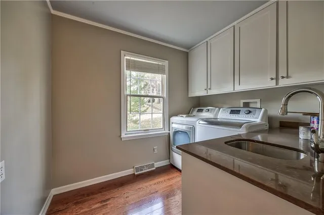 $850,000 | 5524 Mission Road, Fairway, KS 66205