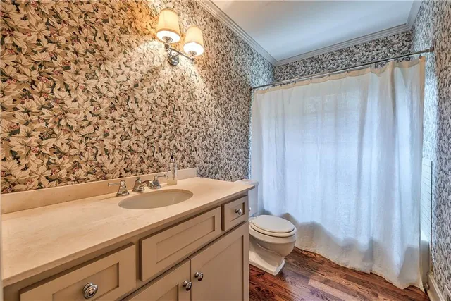 $850,000 | 5524 Mission Road, Fairway, KS 66205