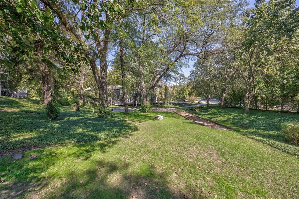 5524 Mission Road Fairway, KS 66205 - Photo 27 of 35