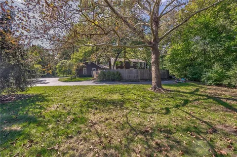 $799,950 | 5524 Mission Road, Fairway, KS 66205