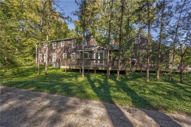 $850,000 | 5524 Mission Road, Fairway, KS 66205