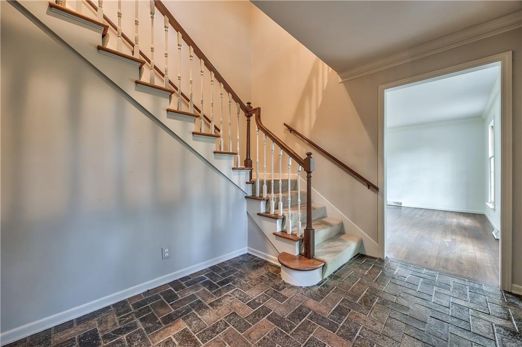 5524 Mission Road Fairway, KS 66205 - Photo 7 of 35