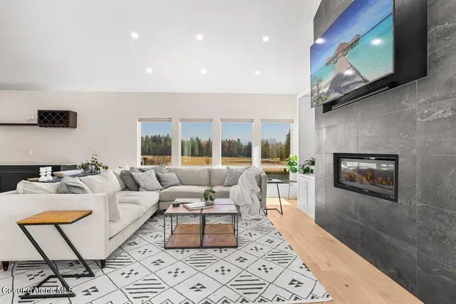 $1,395,000 | 2685 Selle Road, Sandpoint, ID 83864