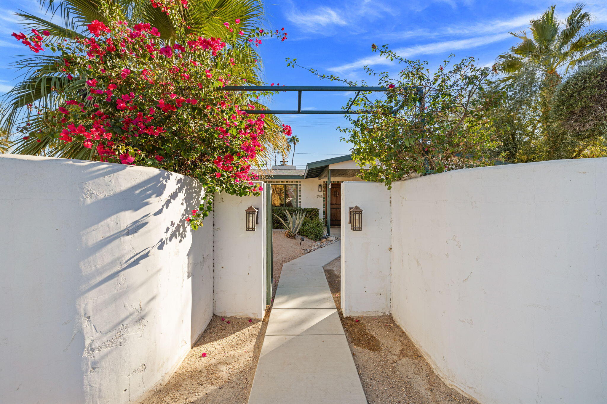 745 East Sunny Dunes Road Palm Springs, CA 92264 - Photo 41 of 46 42-web-or-mls-8M4A2652