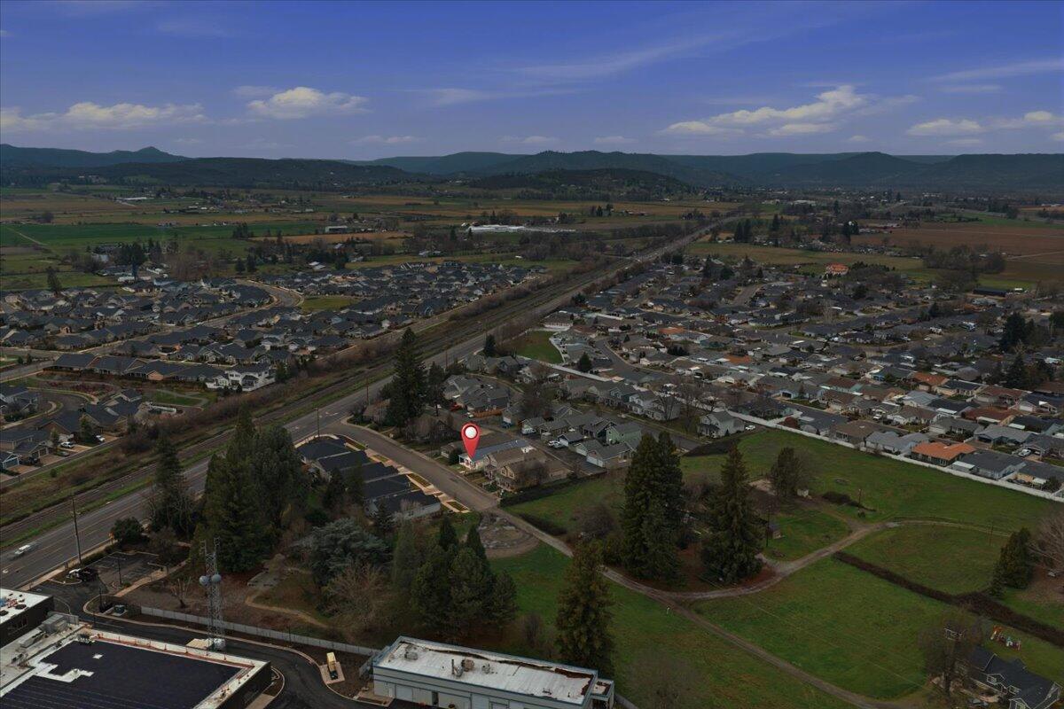369 Cascade Drive Central Point, OR 97502 - Photo 38 of 42 360_Cascade_38