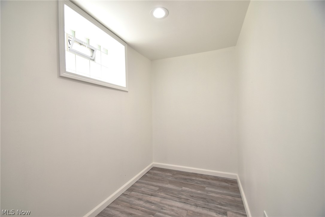 1076 Parkside Road Cleveland, OH 44108 - Photo 43 of 49