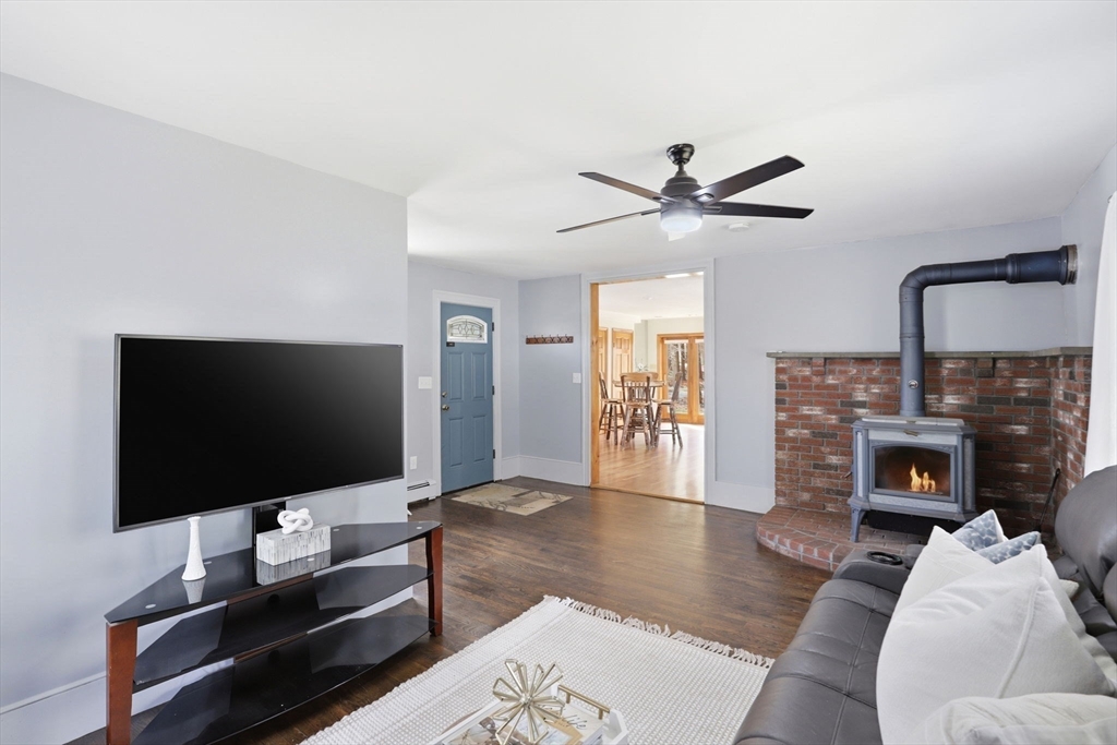 55 Hanover Street Hanover, MA 02339 - Photo 6 of 36
