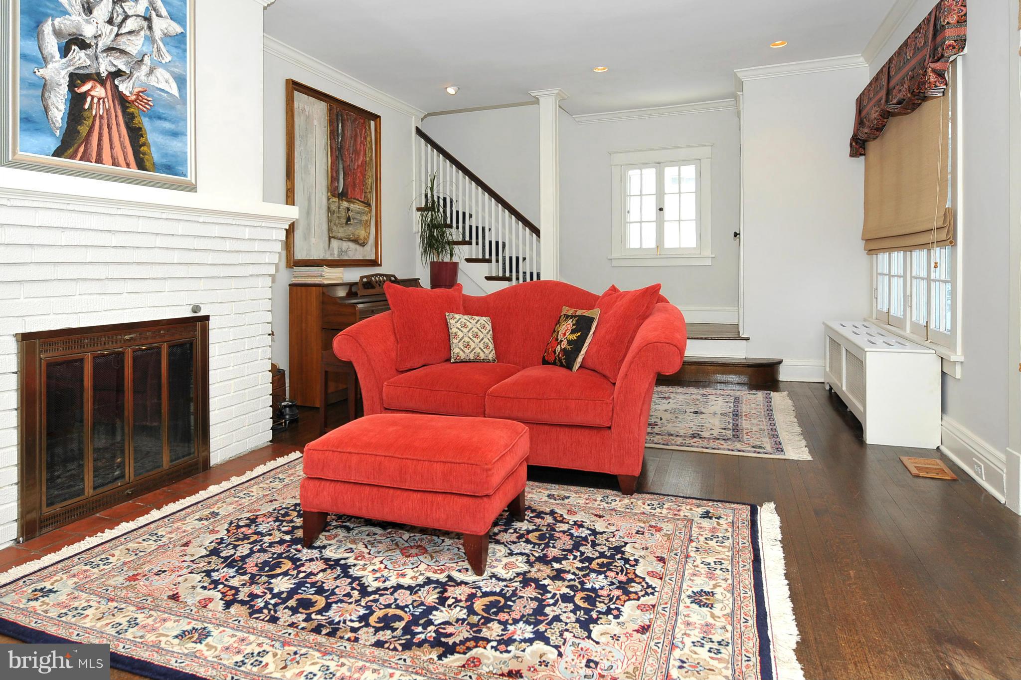 3700 Military Road Northwest Washington, DC 20015 - Photo 5 of 28 Living Room