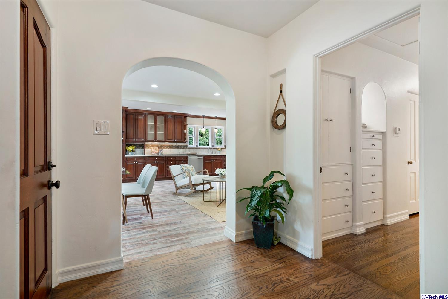 3248 Castera Avenue Glendale, CA 91208 - Photo 11 of 42