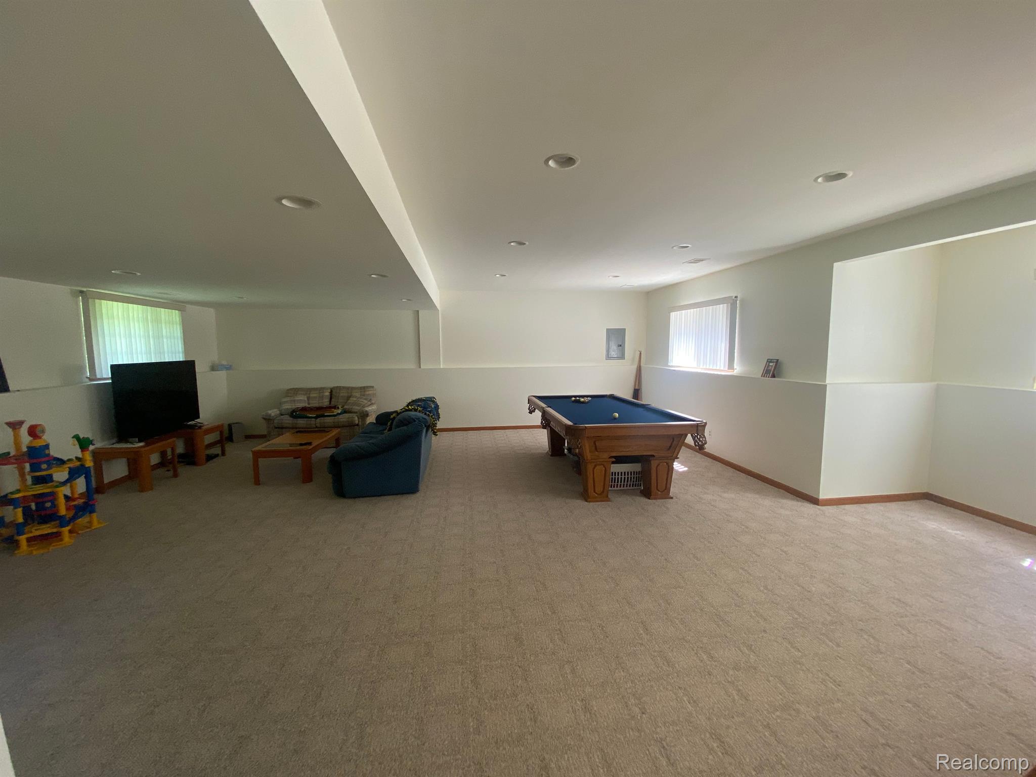 747 Miller Road Lake Orion, MI 48362 - Photo 33 of 34 Gallery Image 33