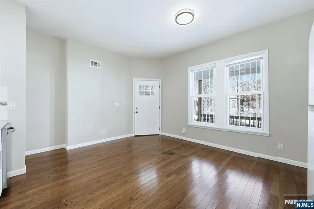 $675,000 | 314 7th Avenue West, Newark, NJ 07107